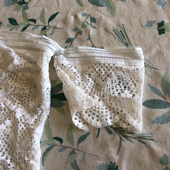 NWT Victoria’s Secret Lace Crop Top - Picture 5 of 6